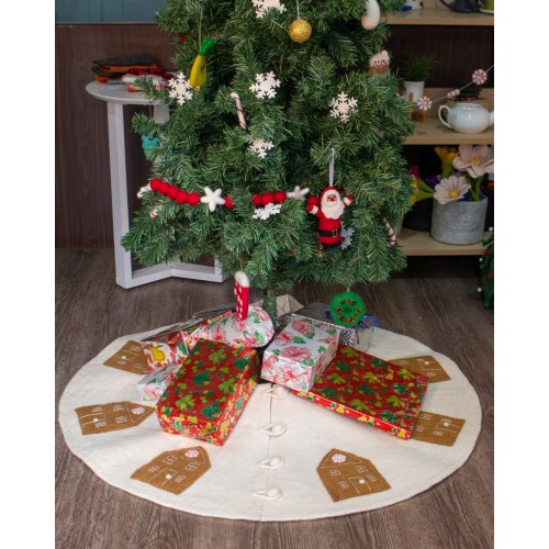 Felt Gingerbread Design Tree Skirt