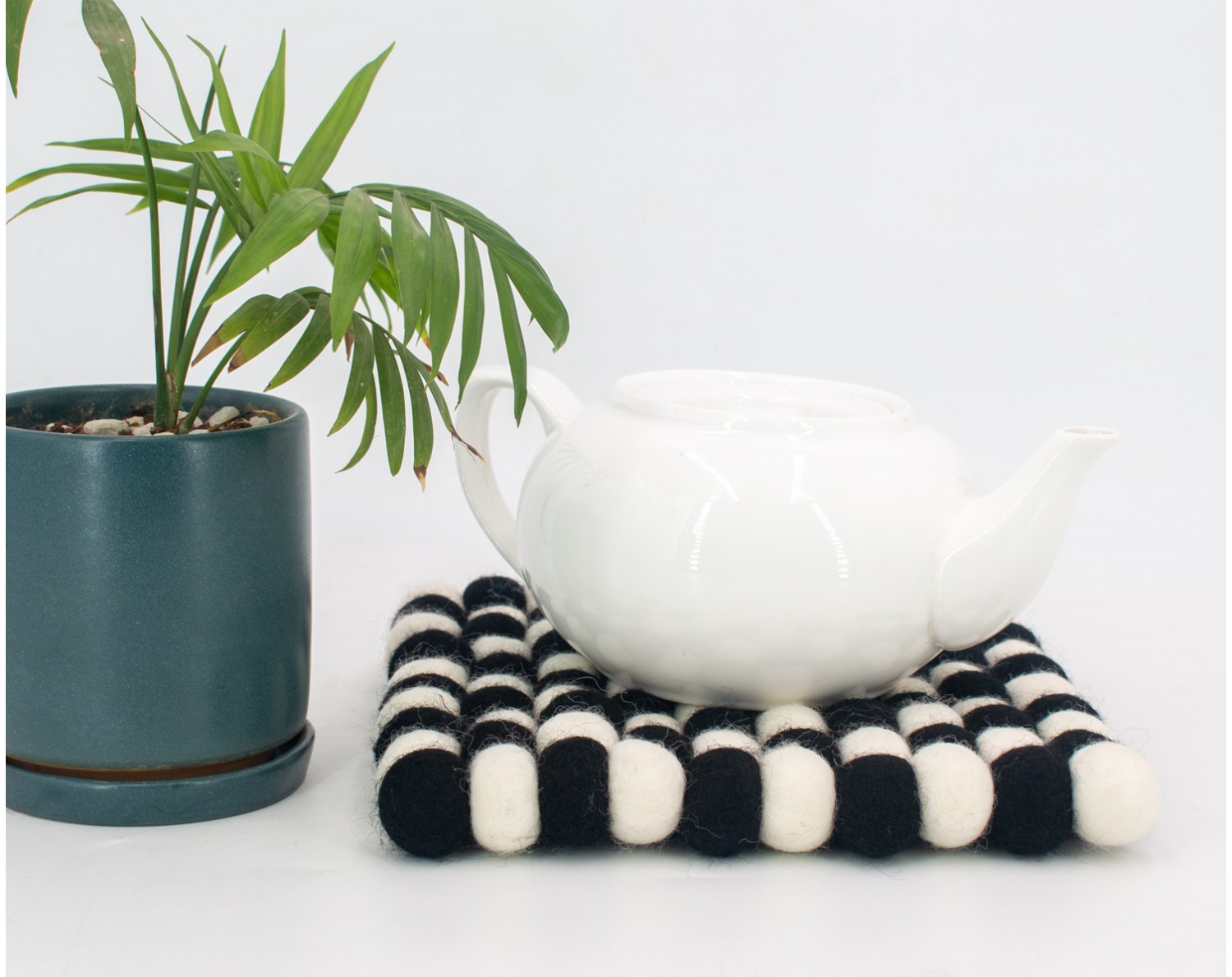 Beautiful Black and White Checkered Felt Trivet and Coaster Set Felt