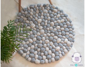 Light gray felt stone rug - Felt and Yarn
