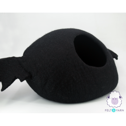 Halloween Bat Design Wool Cat Cave