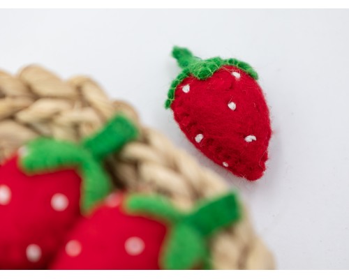 4cm Stitched Felt Strawberry