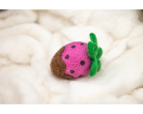 4cm Chocolate Dipped Strawberry