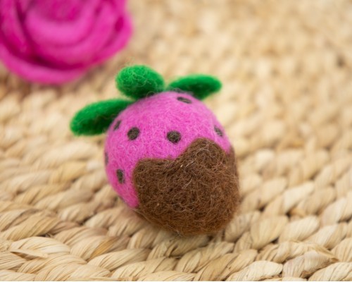 4cm Chocolate Dipped Strawberry