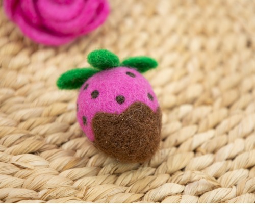 4cm Chocolate Dipped Strawberry