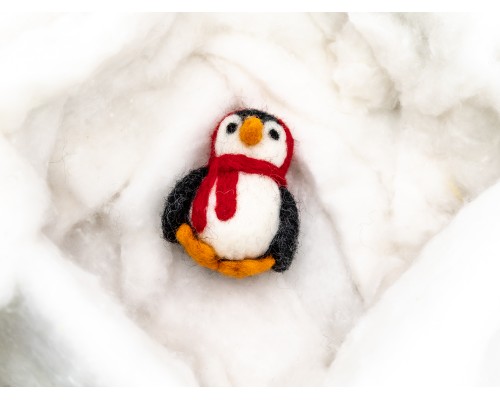 8-9cm Multicolor Scarfed Felt Penguins