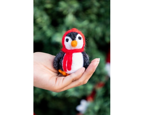 8-9cm Multicolor Scarfed Felt Penguins