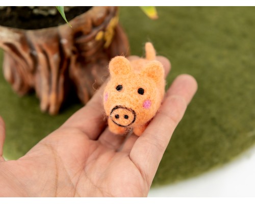 5cm Needle Felted Pig