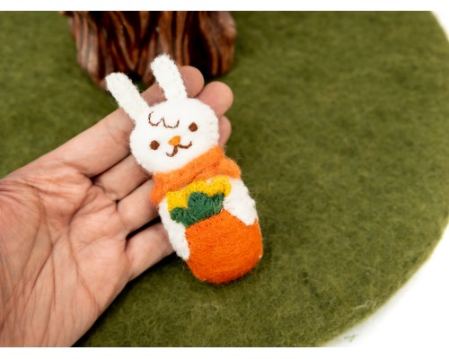 Stitched Felt Bunny in Carrot