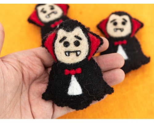 9cm Halloween Felted Dracula