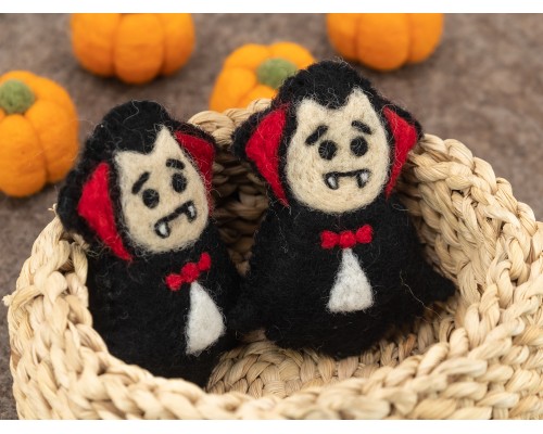 9cm Halloween Felted Dracula
