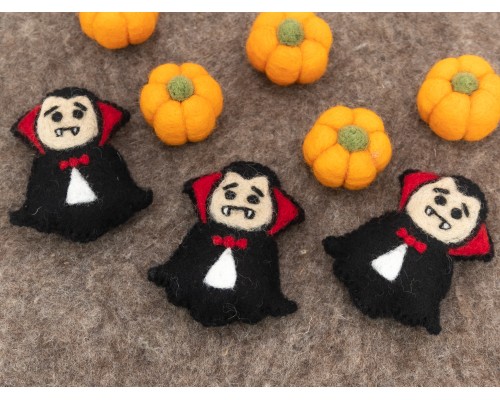 9cm Halloween Felted Dracula