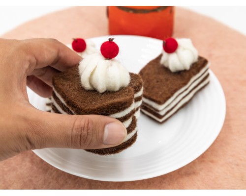 6cm Felt Sheet Cake Slices