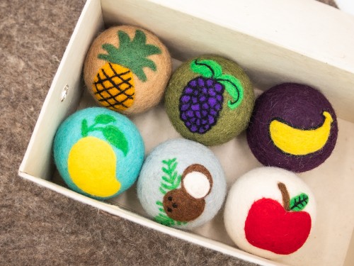 Felt dryer balls - Felt and Yarn