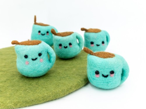 Smiley Felted Sauceboat for Thanksgiving - Felt & Yarn