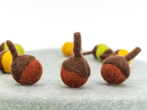 2cm Handmade Felt Acorn