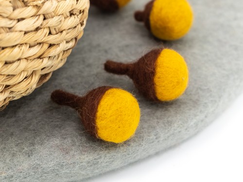 2cm Handmade Felt Acorn