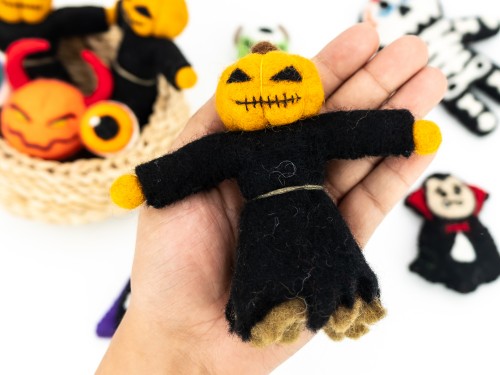 12cm Felt Pumpkin Head Scarecrow