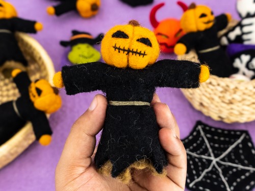12cm Felt Pumpkin Head Scarecrow