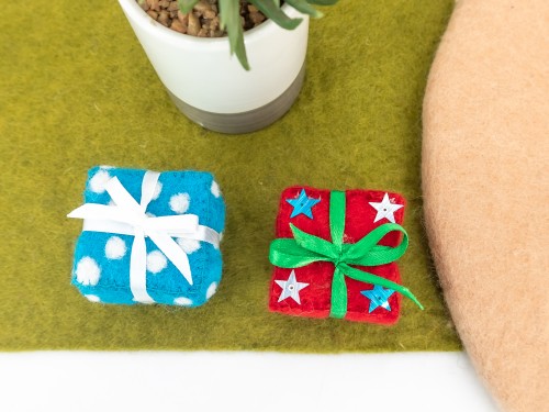 4.5cm Wool Felt Christmas Gift Box