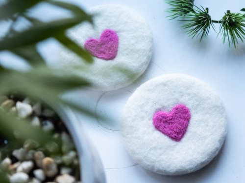 10cm Valentine Felt Coaster with Heart Design