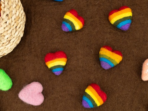 5cm Felted Heart with Rainbow