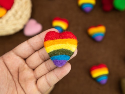 5cm Felted Heart with Rainbow