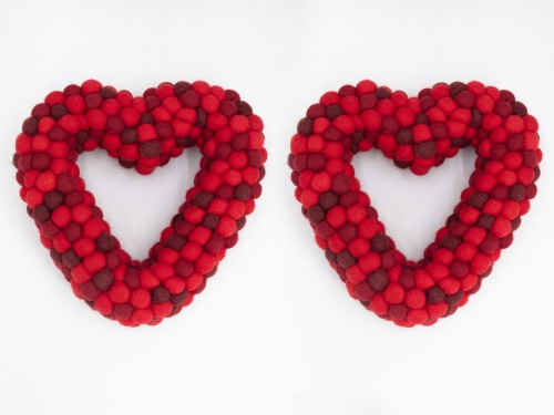 30cm Red Heart Felt Wreath