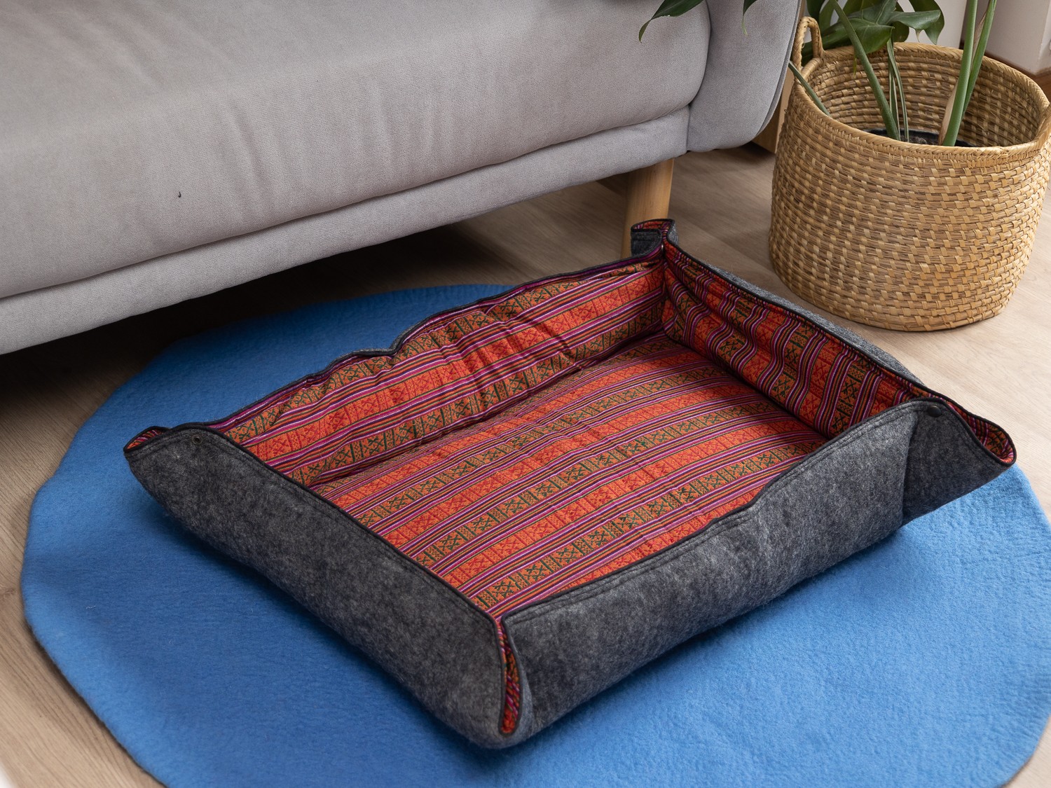 Traditional Cloth Felt Dog Bed