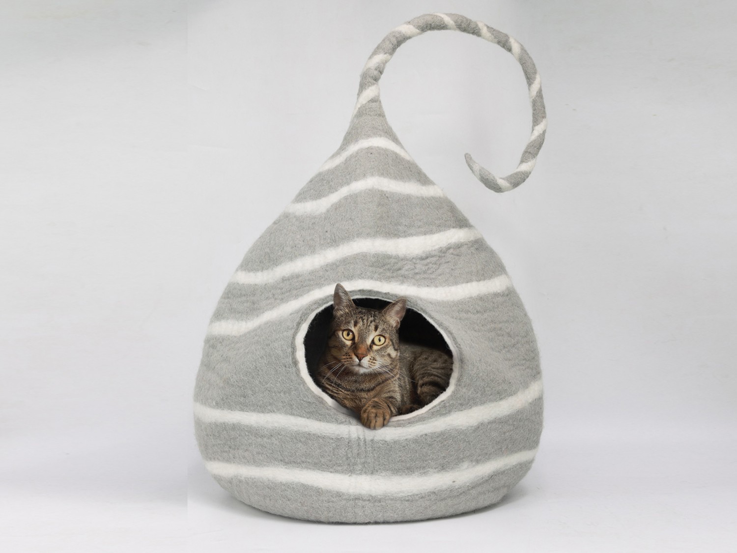 Felt Gray Tendril Striped Cat House