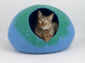 Felt Blue and Green Gradient Cat Cave