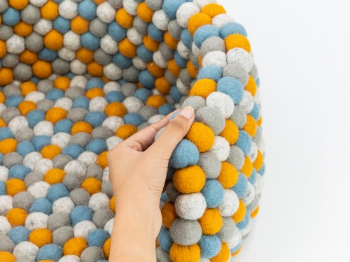 Cozy Warm Felt Ball Dog Bed House