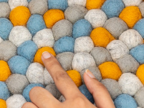 Cozy Warm Felt Ball Dog Bed House