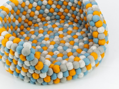 Cozy Warm Felt Ball Dog Bed House