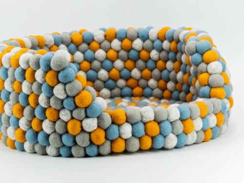 Cozy Warm Felt Ball Dog Bed House