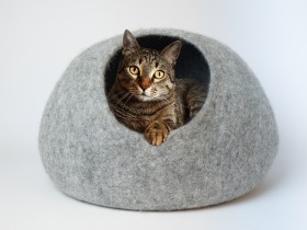 Felt Cat Cave [X-Design] foe 24 Ibs Cat  - Felt & Yarn