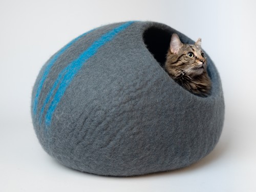 Felt Warm Pet House with Stripe Design