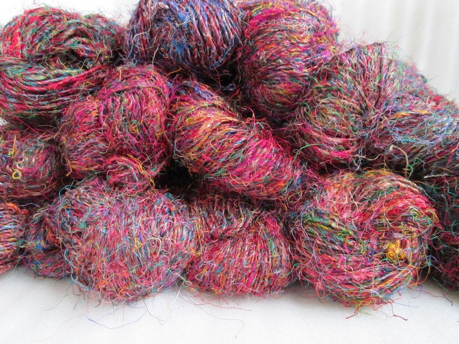 Recycled Silk Yarn grade A Red mix color