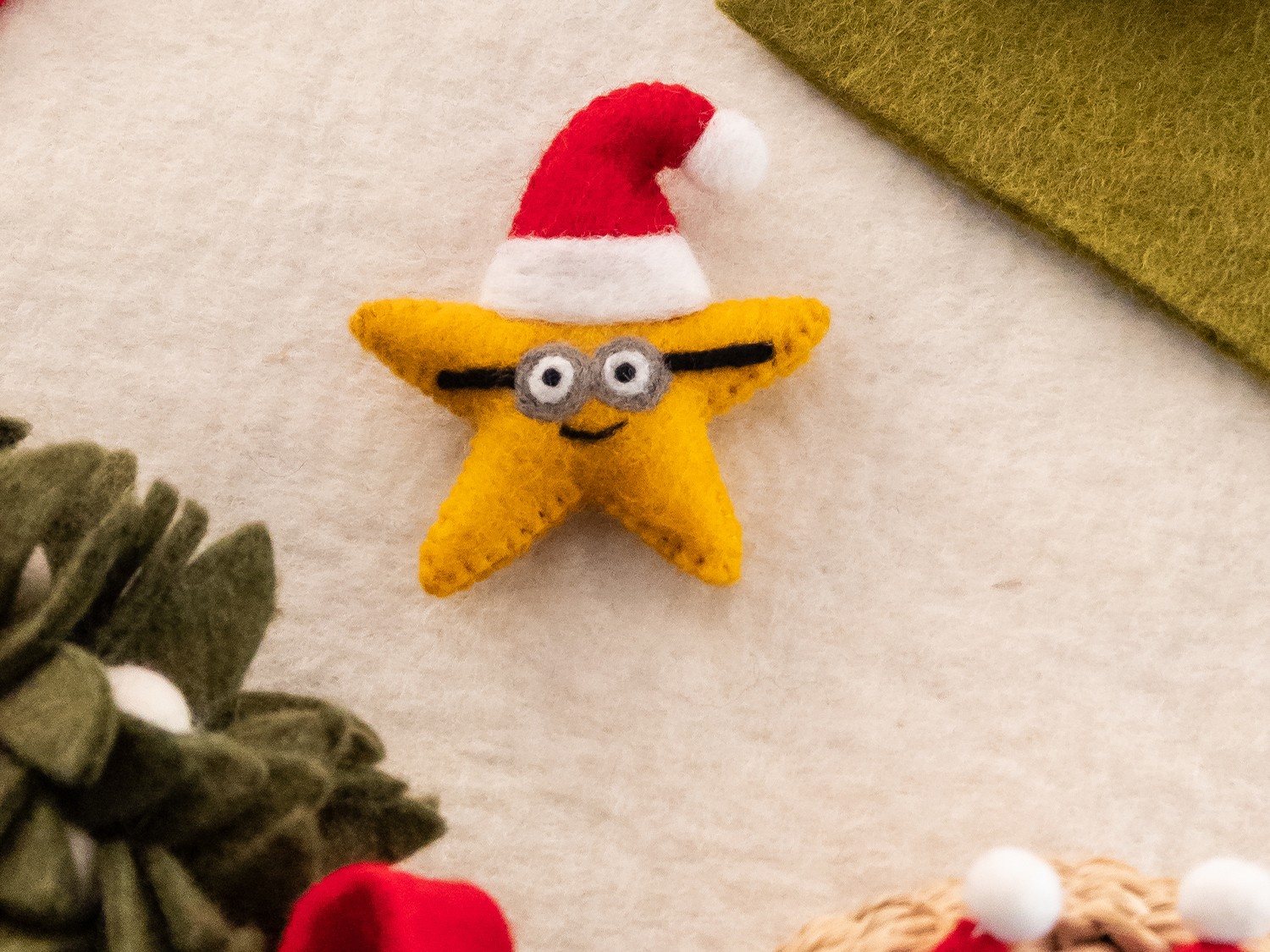 8cm Christmas Minion Felt Star