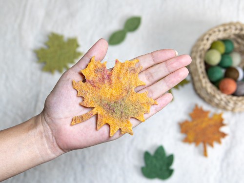 10cm Felt Maple Leaves