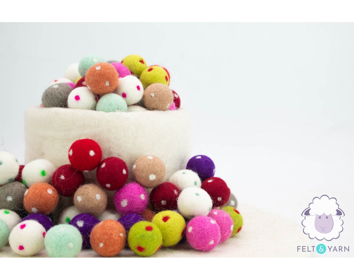 2.5cm Wholesale Felt Balls [100 Colors] - Felt and Yarn
