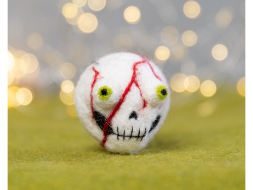 5cm Haunted Felt Skull with Nerves