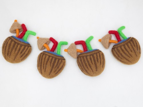 Handmade 12x9cm Wool Felt Coconut with Straws