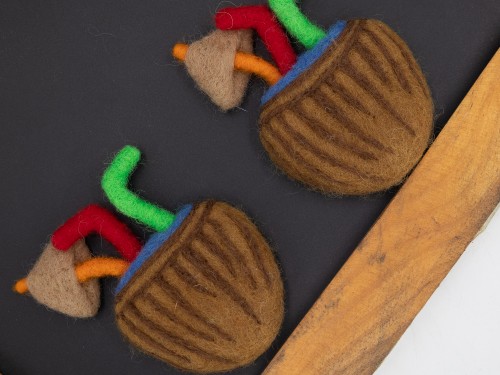 Handmade 12x9cm Wool Felt Coconut with Straws