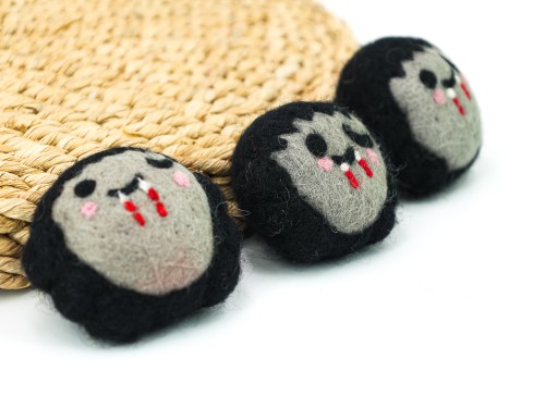 6.5cm Spooky Felt Vampire Girl