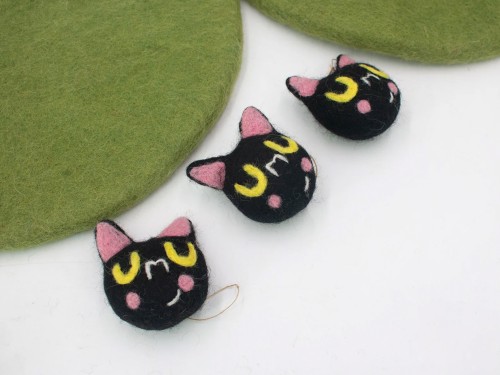 7cm Felt Spooky Bat Head