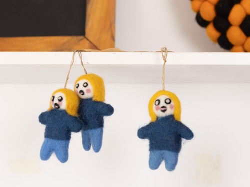 9x7cm Yellow Haired Felt Zombie Girl