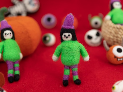 13.5x7cm Wool Felt Trainee Green Witch
