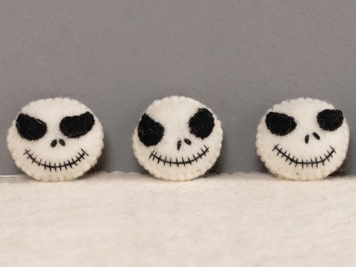 5cm Terrifying Stitched Felt Skull