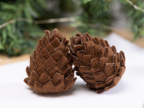 9cm Handmade Wool Felt Sheet Pinecone