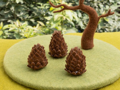 9cm Handmade Wool Felt Sheet Pinecone